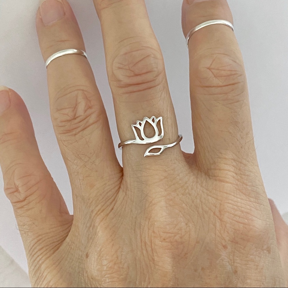 Sterling Silver Wraparound Lotus Ring, Boho Ring - Picture 12 of 15